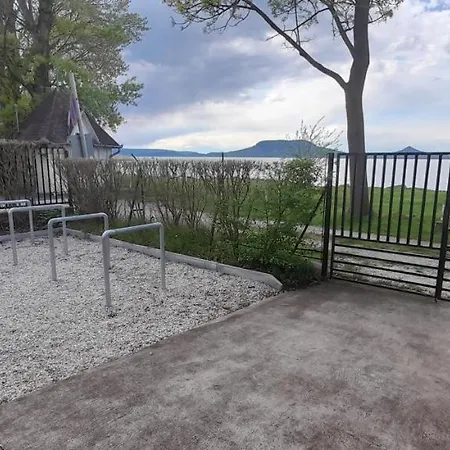 Suello Utcai Vizparti Es Panoramas! On The Waterfront And With Balaton Panorama! Apartamento Fonyód
