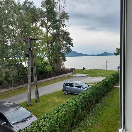 Suello Utcai Vizparti Es Panoramas! On The Waterfront And With Balaton Panorama! 公寓